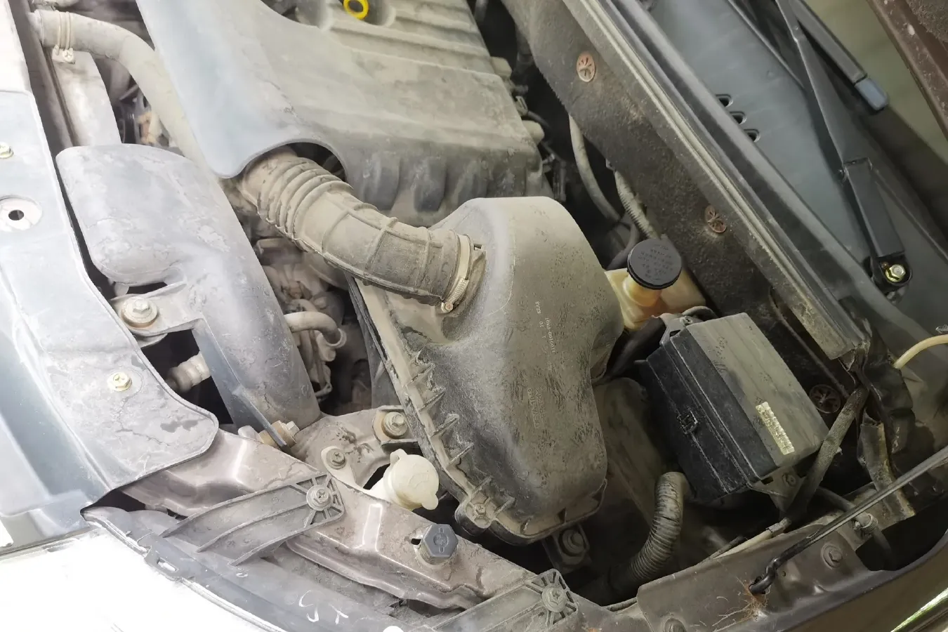 2014 DongFeng Fengon Fengon 330 1.3L 96HP L4 5MT,autocango,china used car exporter,china ev exporter,chinese used car exporter,chinese used ev exporter