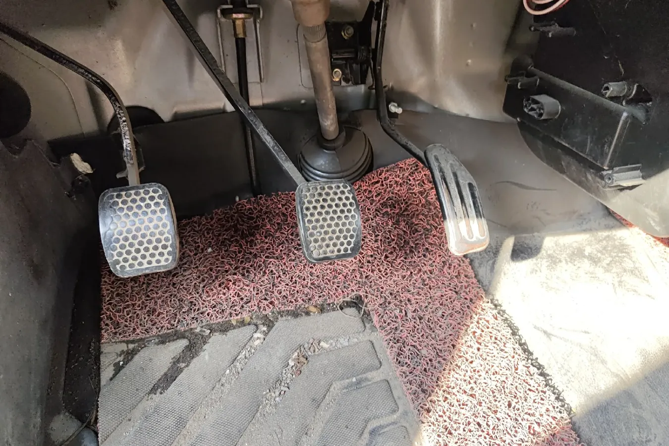 2017 ChangAn KuaYue ChangAn V3 1.2L 88HP L4 5MT,autocango,china used car exporter,china ev exporter,chinese used car exporter,chinese used ev exporter