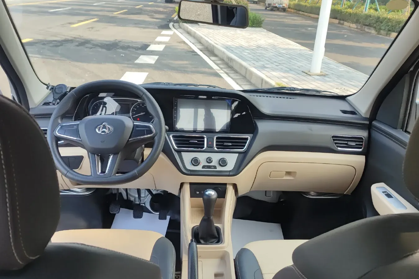 2022 ChangAn KuaYue New Leopard T5 1.6L 122HP L4 5MT,autocango,china used car exporter,china ev exporter,chinese used car exporter,chinese used ev exporter