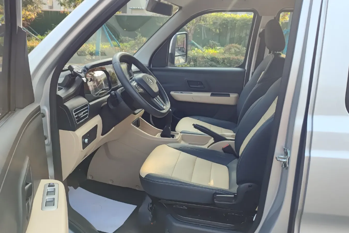 2022 ChangAn KuaYue New Leopard T5 1.6L 122HP L4 5MT,autocango,china used car exporter,china ev exporter,chinese used car exporter,chinese used ev exporter