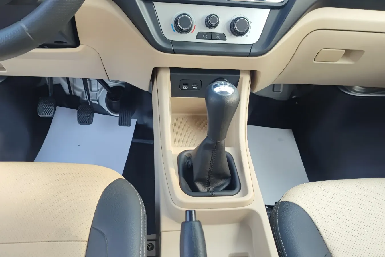 2022 ChangAn KuaYue New Leopard T5 1.6L 122HP L4 5MT,autocango,china used car exporter,china ev exporter,chinese used car exporter,chinese used ev exporter