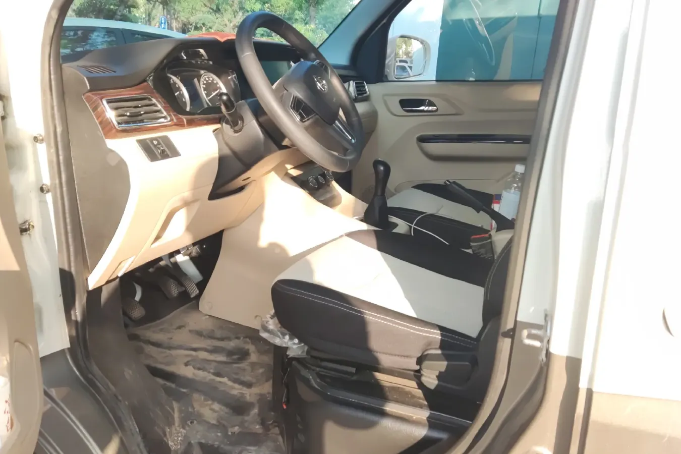 2022 ChangAn KuaYue KuaYueXing V3 1.5L 107HP L4 5MT,autocango,china used car exporter,china ev exporter,chinese used car exporter,chinese used ev exporter