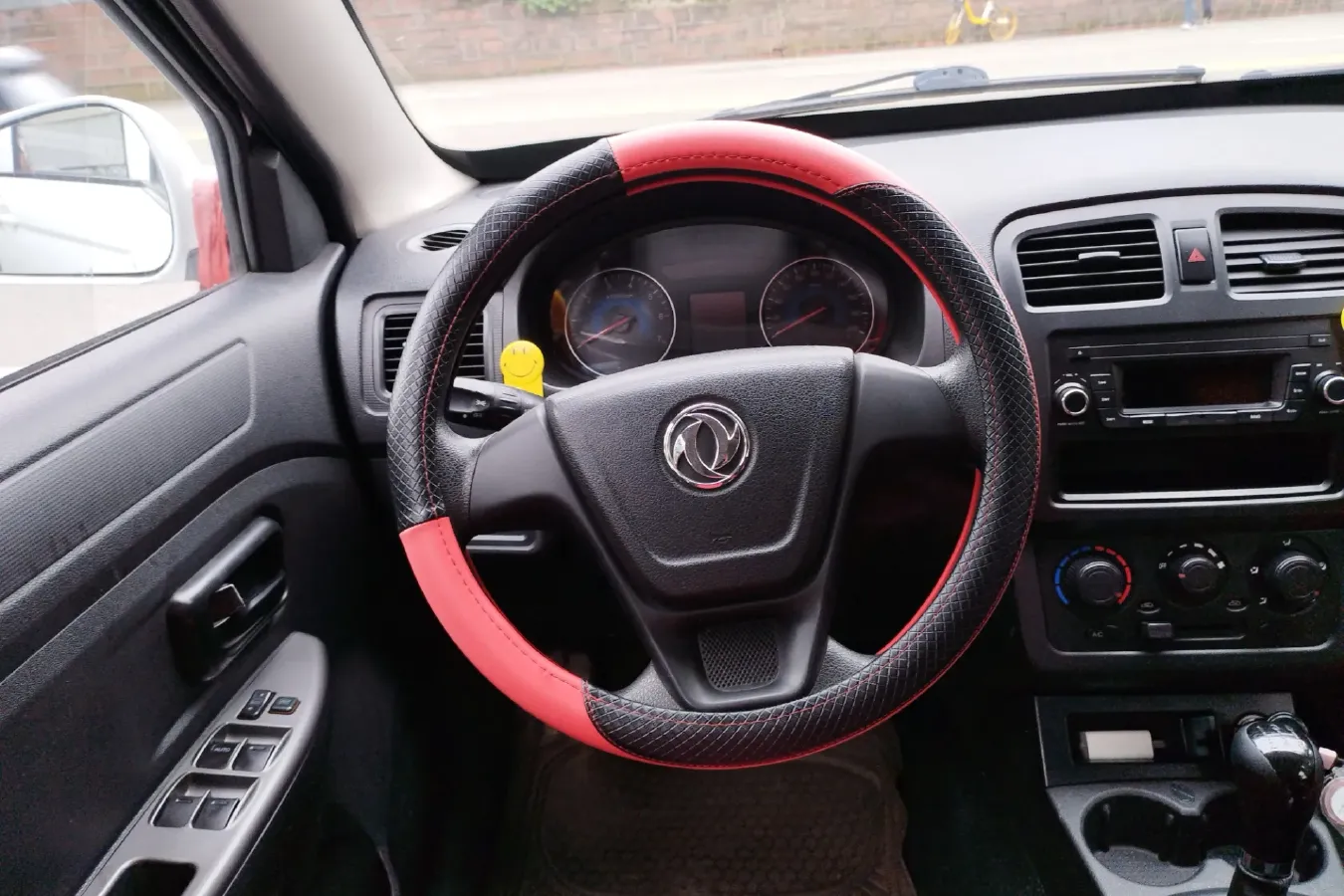 2016 DongFeng Fengon Fengon 330 1.5L 109HP L4 5MT,autocango,china used car exporter,china ev exporter,chinese used car exporter,chinese used ev exporter