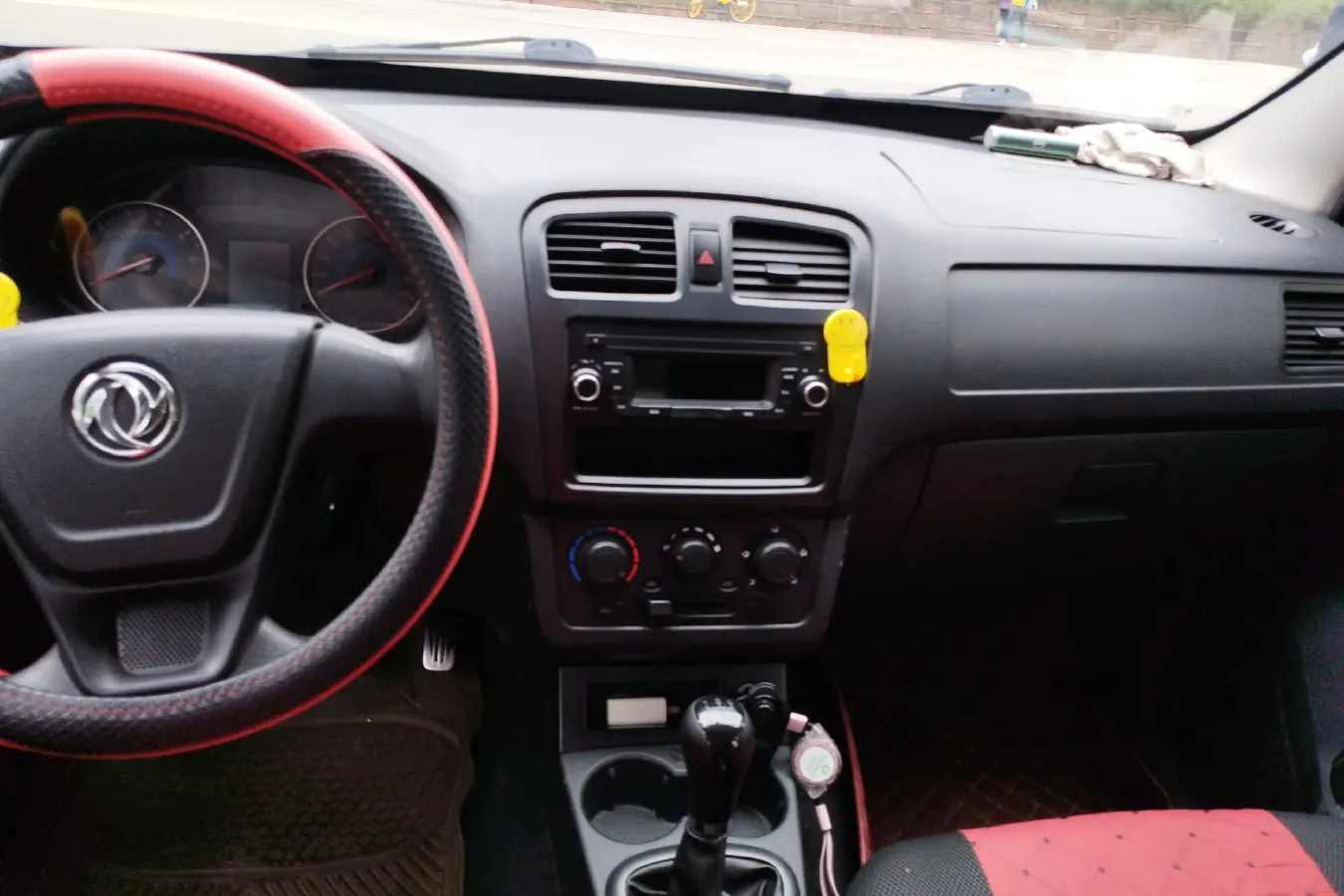 2016 DongFeng Fengon Fengon 330 1.5L 109HP L4 5MT,autocango,china used car exporter,china ev exporter,chinese used car exporter,chinese used ev exporter