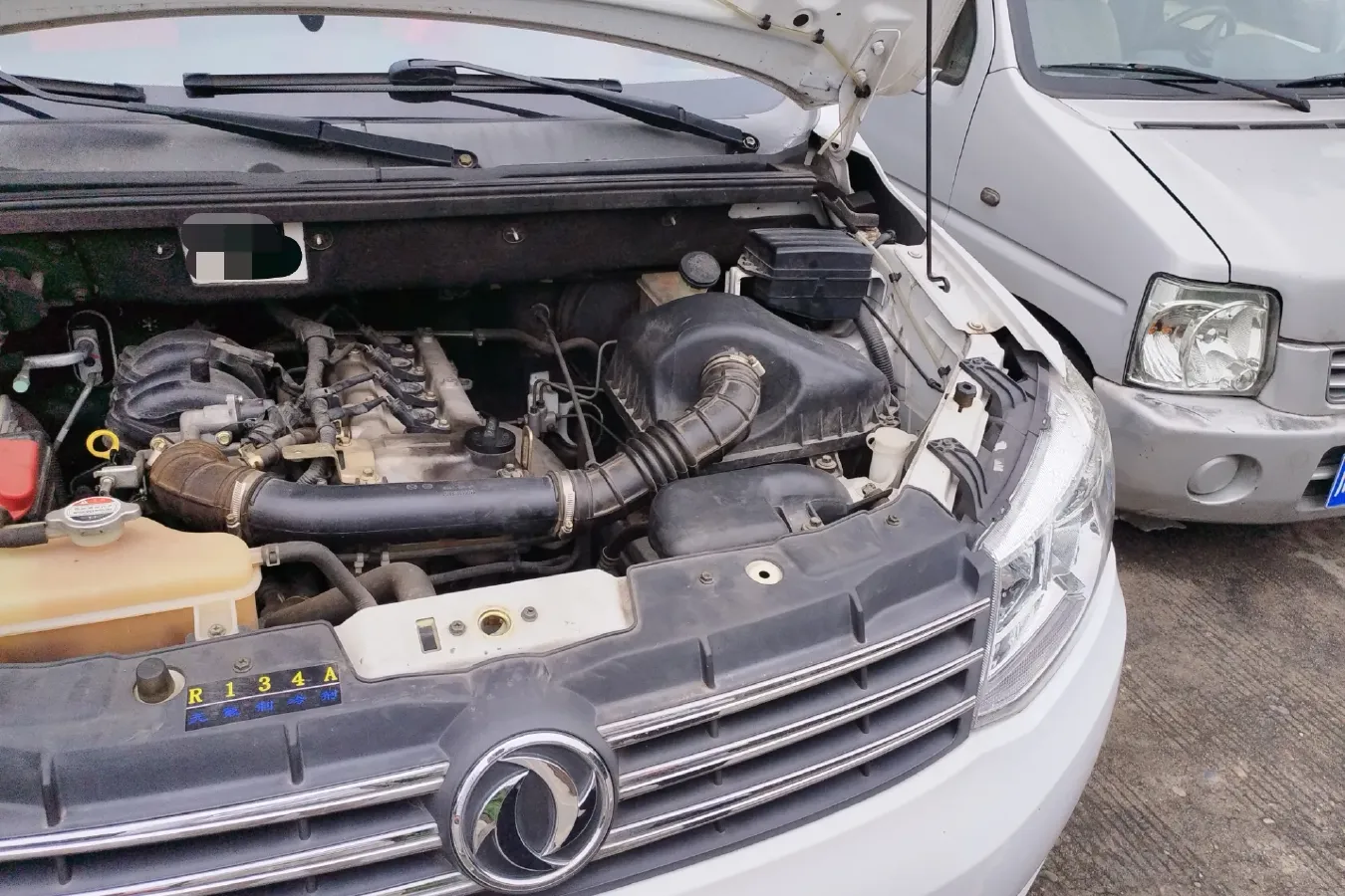 2016 DongFeng Fengon Fengon 330 1.5L 109HP L4 5MT,autocango,china used car exporter,china ev exporter,chinese used car exporter,chinese used ev exporter