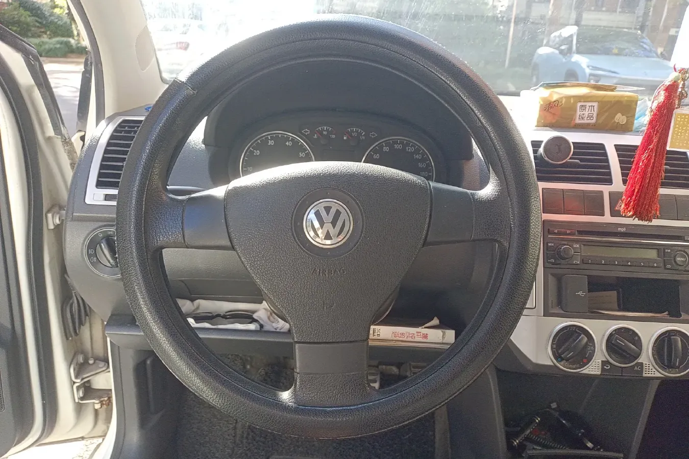 2009 Volkswagen Polo 1.6L 105HP L4 5MT,autocango,china used car exporter,china ev exporter,chinese used car exporter,chinese used ev exporter