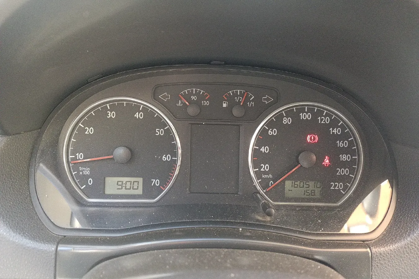 2009 Volkswagen Polo 1.6L 105HP L4 5MT,autocango,china used car exporter,china ev exporter,chinese used car exporter,chinese used ev exporter