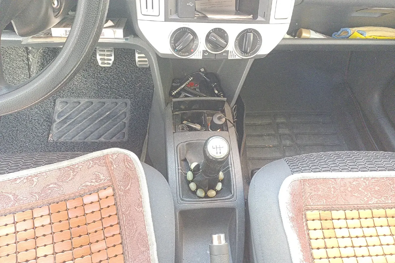 2009 Volkswagen Polo 1.6L 105HP L4 5MT,autocango,china used car exporter,china ev exporter,chinese used car exporter,chinese used ev exporter