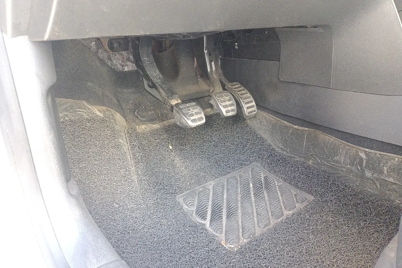 2009 Volkswagen Polo 1.6L 105HP L4 5MT,autocango,china used car exporter,china ev exporter,chinese used car exporter,chinese used ev exporter