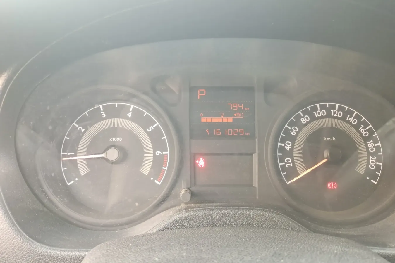 2014 Peugeot 301 1.6L 117HP L4 4AT,autocango,china used car exporter,china ev exporter,chinese used car exporter,chinese used ev exporter