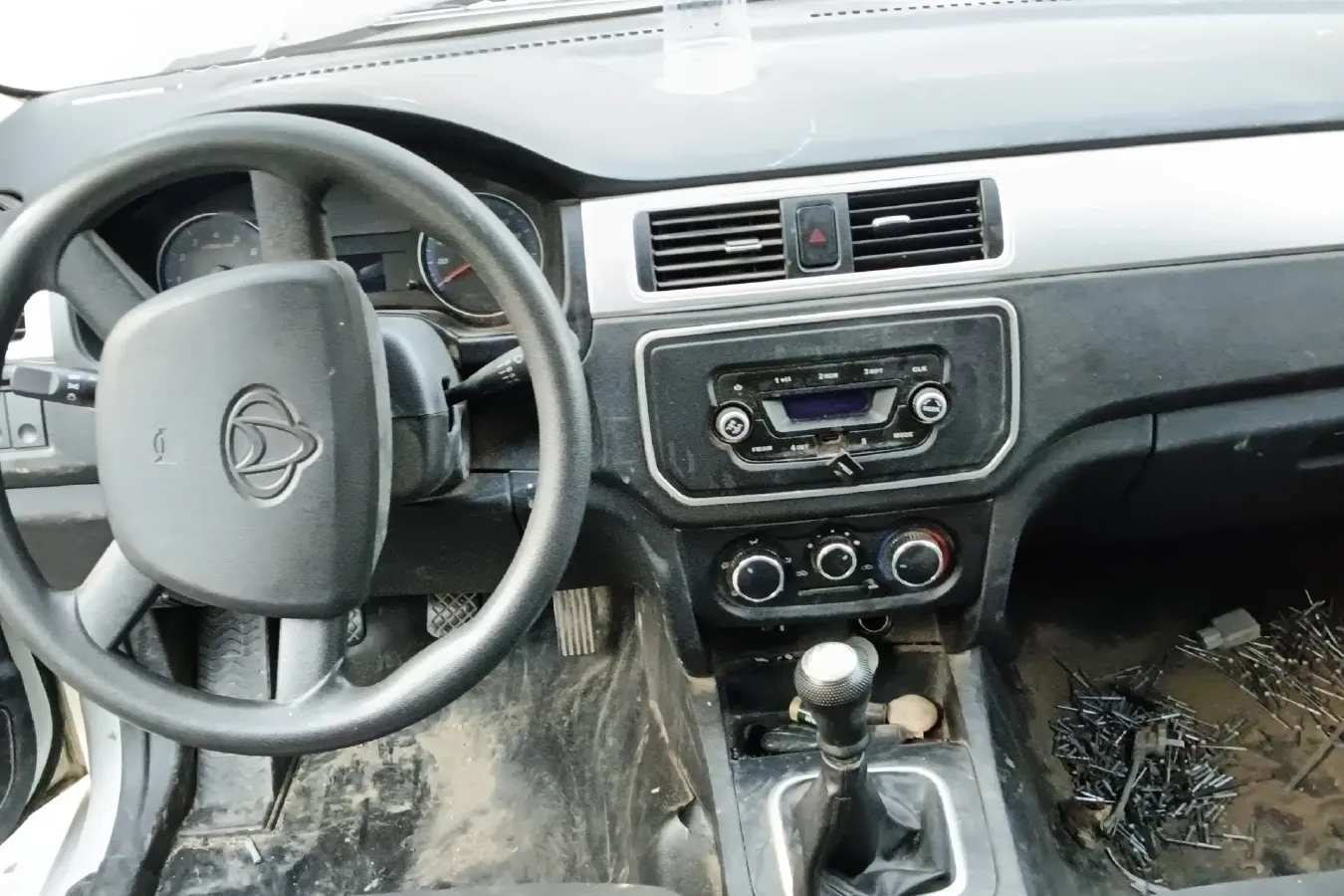 2021 ChangAn Kaicene ShenQi F30 1.5L 116HP L4 5MT,autocango,china used car exporter,china ev exporter,chinese used car exporter,chinese used ev exporter