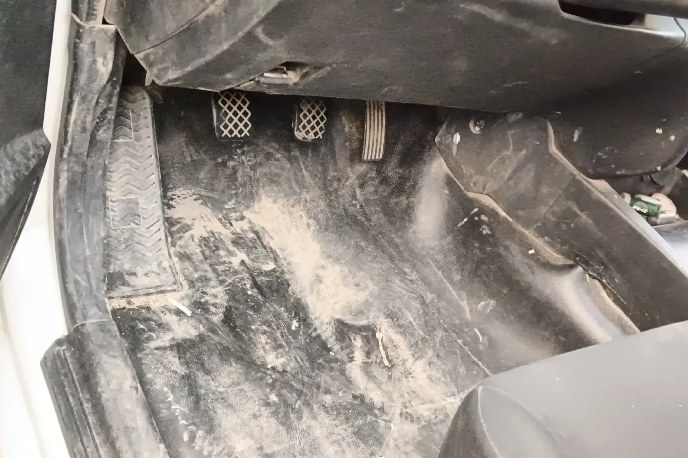 2021 ChangAn Kaicene ShenQi F30 1.5L 116HP L4 5MT,autocango,china used car exporter,china ev exporter,chinese used car exporter,chinese used ev exporter