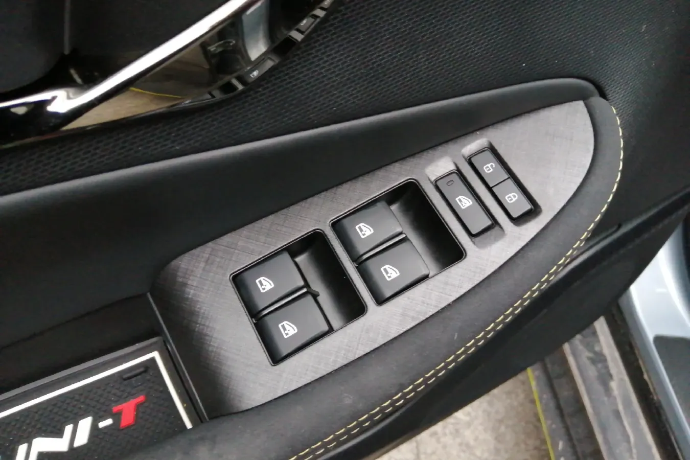 2022 ChangAn UNI-T 1.5T 188HP L4 7DCT,autocango,china used car exporter,china ev exporter,chinese used car exporter,chinese used ev exporter