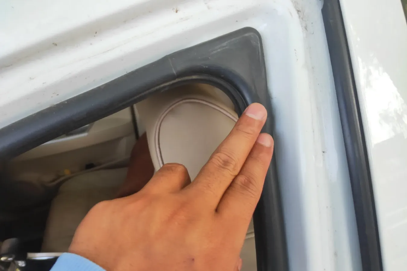 2012 Brilliance Auto H320 1.5L 105HP L4 4AT,autocango,china used car exporter,china ev exporter,chinese used car exporter,chinese used ev exporter