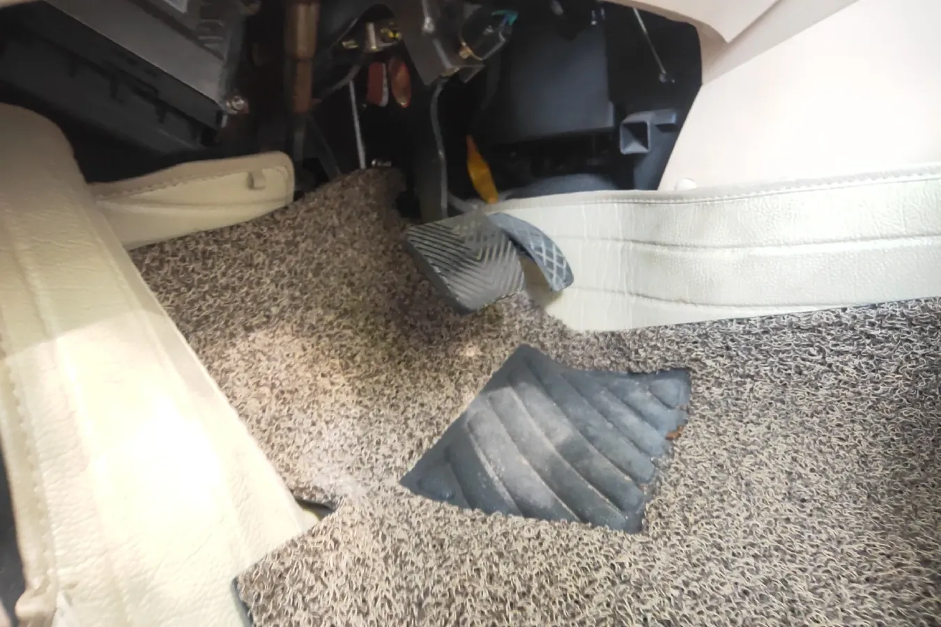 2012 Brilliance Auto H320 1.5L 105HP L4 4AT,autocango,china used car exporter,china ev exporter,chinese used car exporter,chinese used ev exporter