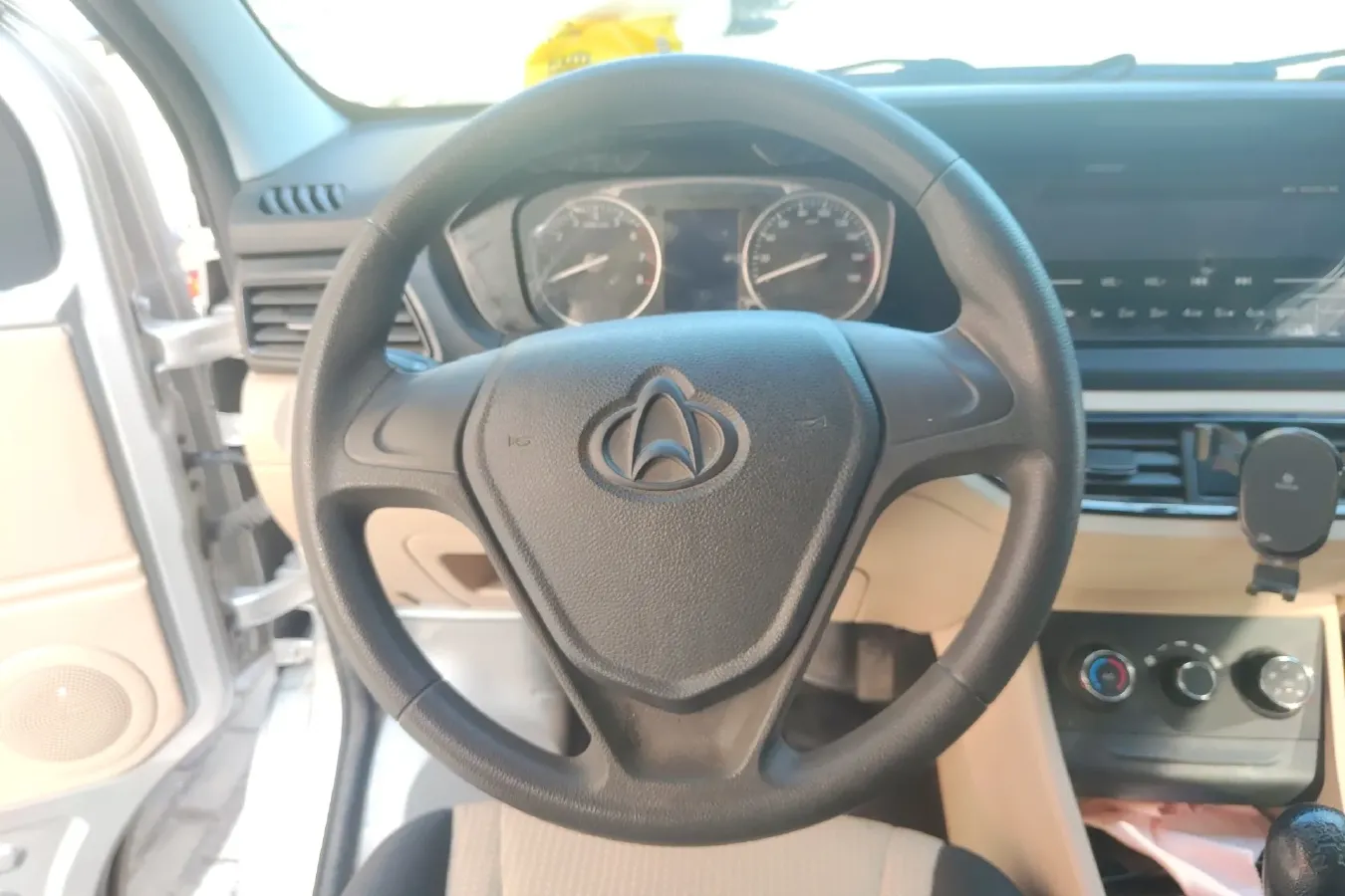 2022 ChangAn KuaYue KuaYueXing V3 1.5L 107HP L4 5MT,autocango,china used car exporter,china ev exporter,chinese used car exporter,chinese used ev exporter