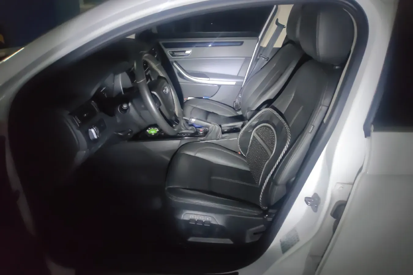 2014 Qoros 3 1.6T 156HP L4 6DCT,autocango,china used car exporter,china ev exporter,chinese used car exporter,chinese used ev exporter