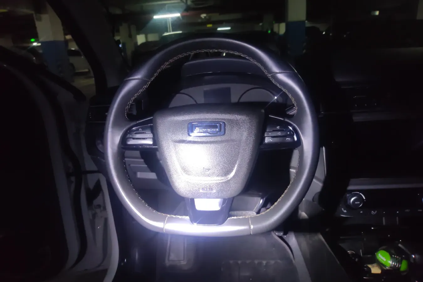 2014 Qoros 3 1.6T 156HP L4 6DCT,autocango,china used car exporter,china ev exporter,chinese used car exporter,chinese used ev exporter