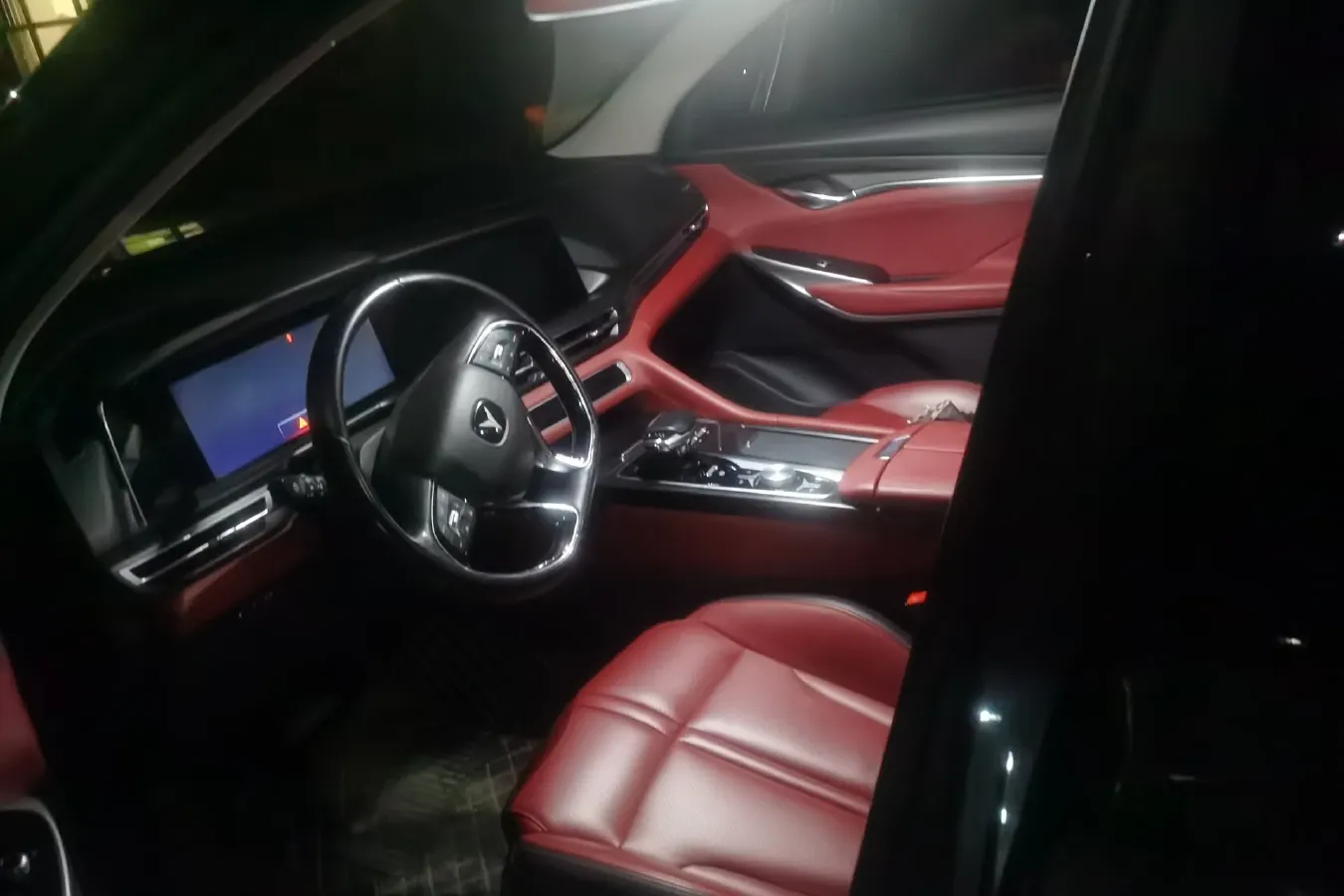 2020 ChangAn CS75 Plus 2.0T 233HP L4 8AT,autocango,china used car exporter,china ev exporter,chinese used car exporter,chinese used ev exporter