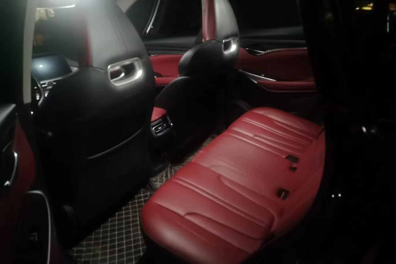 2020 ChangAn CS75 Plus 2.0T 233HP L4 8AT,autocango,china used car exporter,china ev exporter,chinese used car exporter,chinese used ev exporter