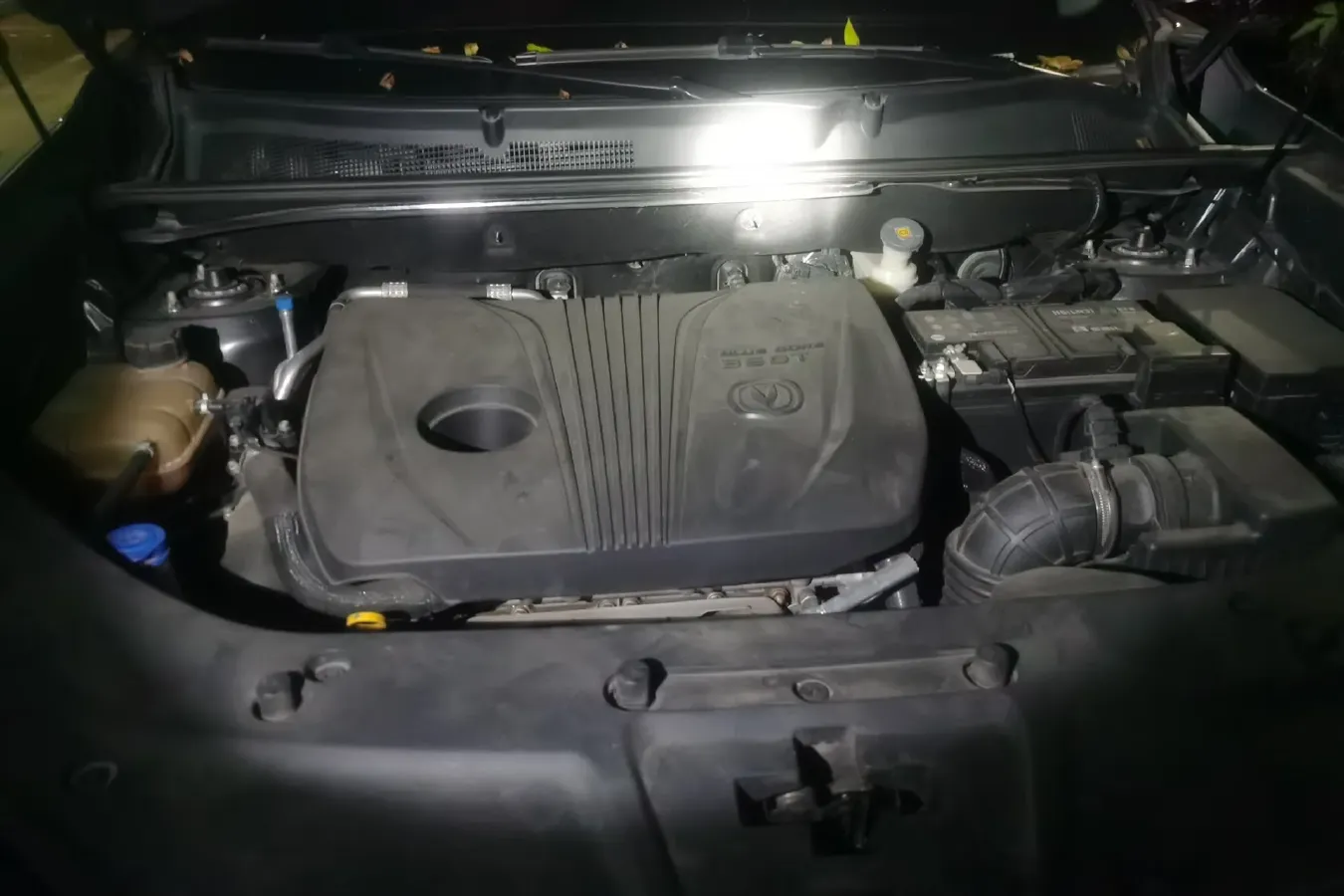 2020 ChangAn CS75 Plus 2.0T 233HP L4 8AT,autocango,china used car exporter,china ev exporter,chinese used car exporter,chinese used ev exporter