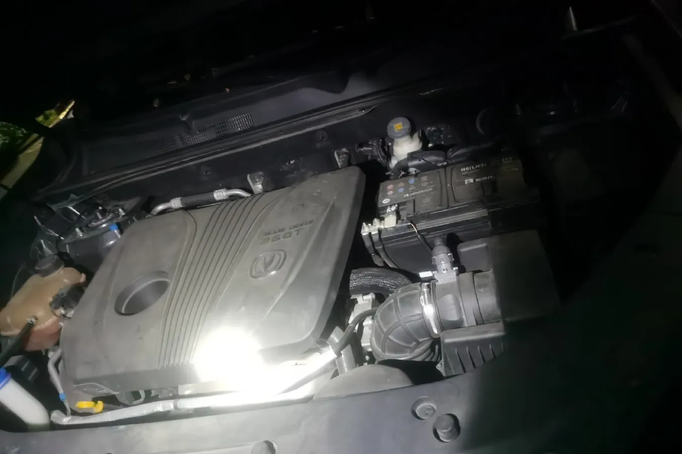 2020 ChangAn CS75 Plus 2.0T 233HP L4 8AT,autocango,china used car exporter,china ev exporter,chinese used car exporter,chinese used ev exporter