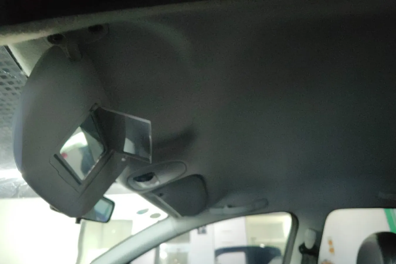 2011 Peugeot 207 1.4L 76HP L4 5MT,autocango,china used car exporter,china ev exporter,chinese used car exporter,chinese used ev exporter