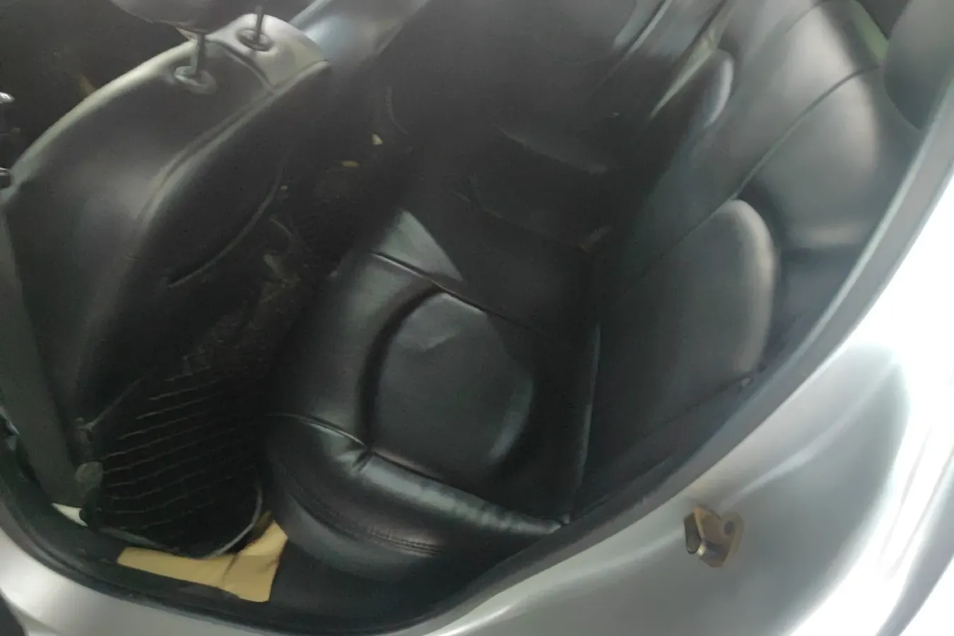 2011 Peugeot 207 1.4L 76HP L4 5MT,autocango,china used car exporter,china ev exporter,chinese used car exporter,chinese used ev exporter