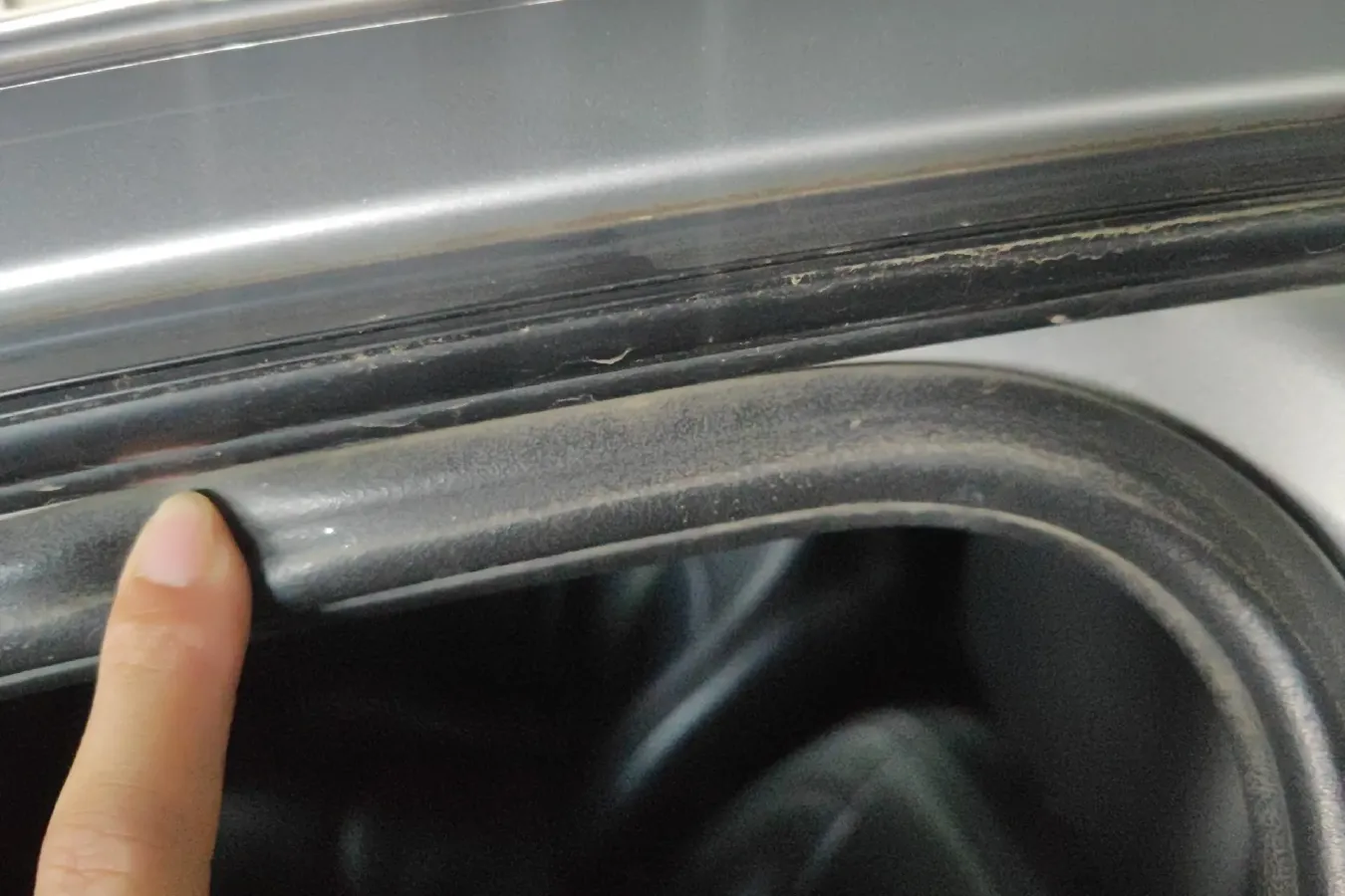 2011 Peugeot 207 1.4L 76HP L4 5MT,autocango,china used car exporter,china ev exporter,chinese used car exporter,chinese used ev exporter