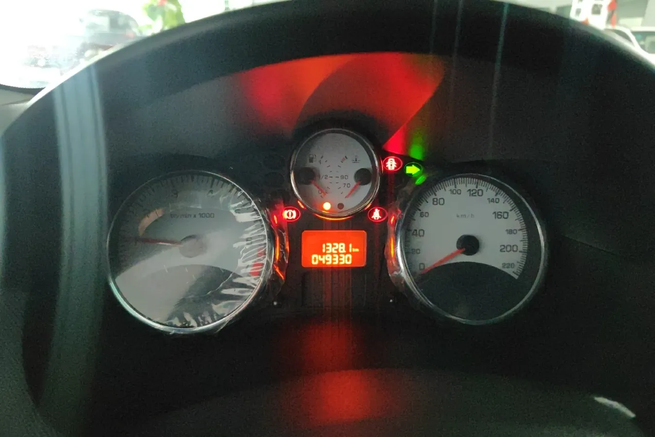 2011 Peugeot 207 1.4L 76HP L4 5MT,autocango,china used car exporter,china ev exporter,chinese used car exporter,chinese used ev exporter