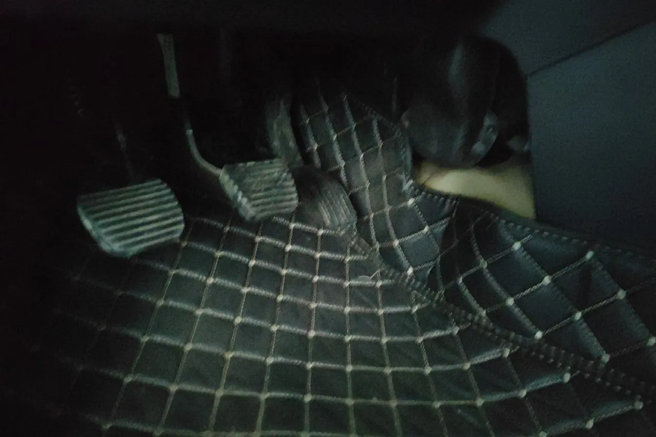 2011 Peugeot 207 1.4L 76HP L4 5MT,autocango,china used car exporter,china ev exporter,chinese used car exporter,chinese used ev exporter