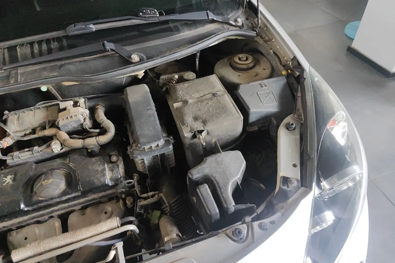 2011 Peugeot 207 1.4L 76HP L4 5MT,autocango,china used car exporter,china ev exporter,chinese used car exporter,chinese used ev exporter