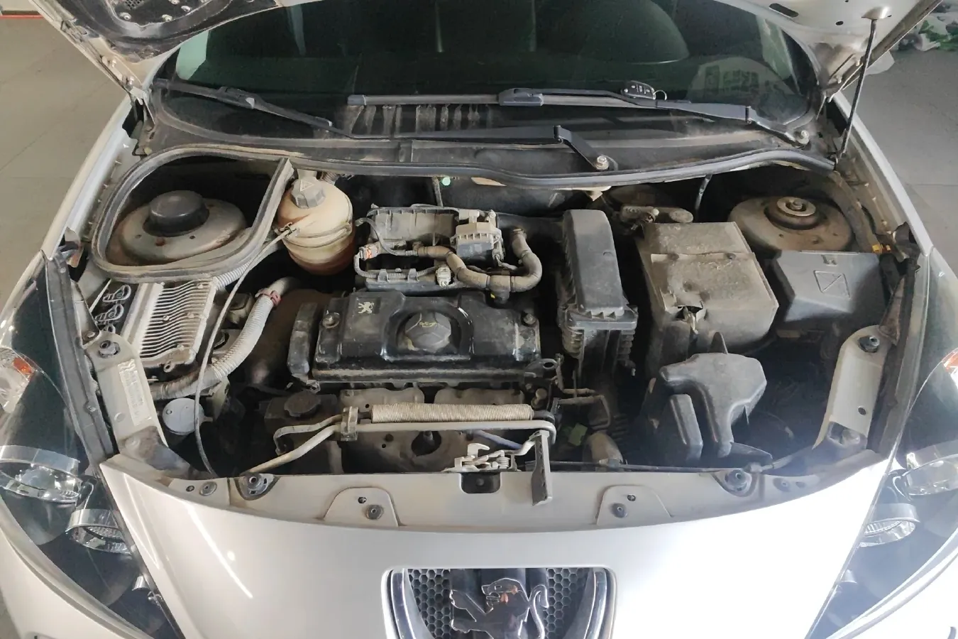 2011 Peugeot 207 1.4L 76HP L4 5MT,autocango,china used car exporter,china ev exporter,chinese used car exporter,chinese used ev exporter