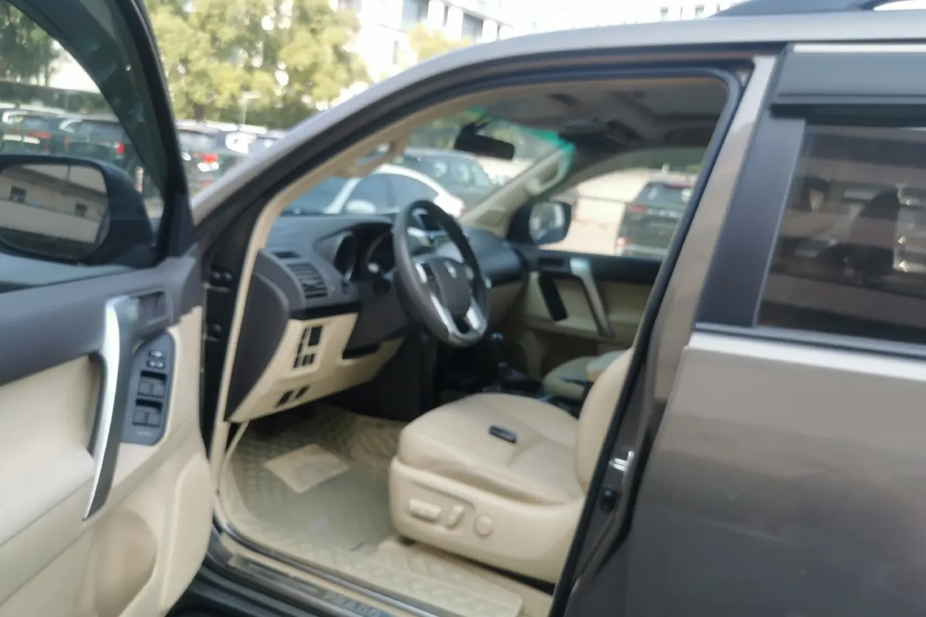 2015 Toyota Land Cruiser Prado 2.7L 159HP L4 4AT,autocango,china used car exporter,china ev exporter,chinese used car exporter,chinese used ev exporter