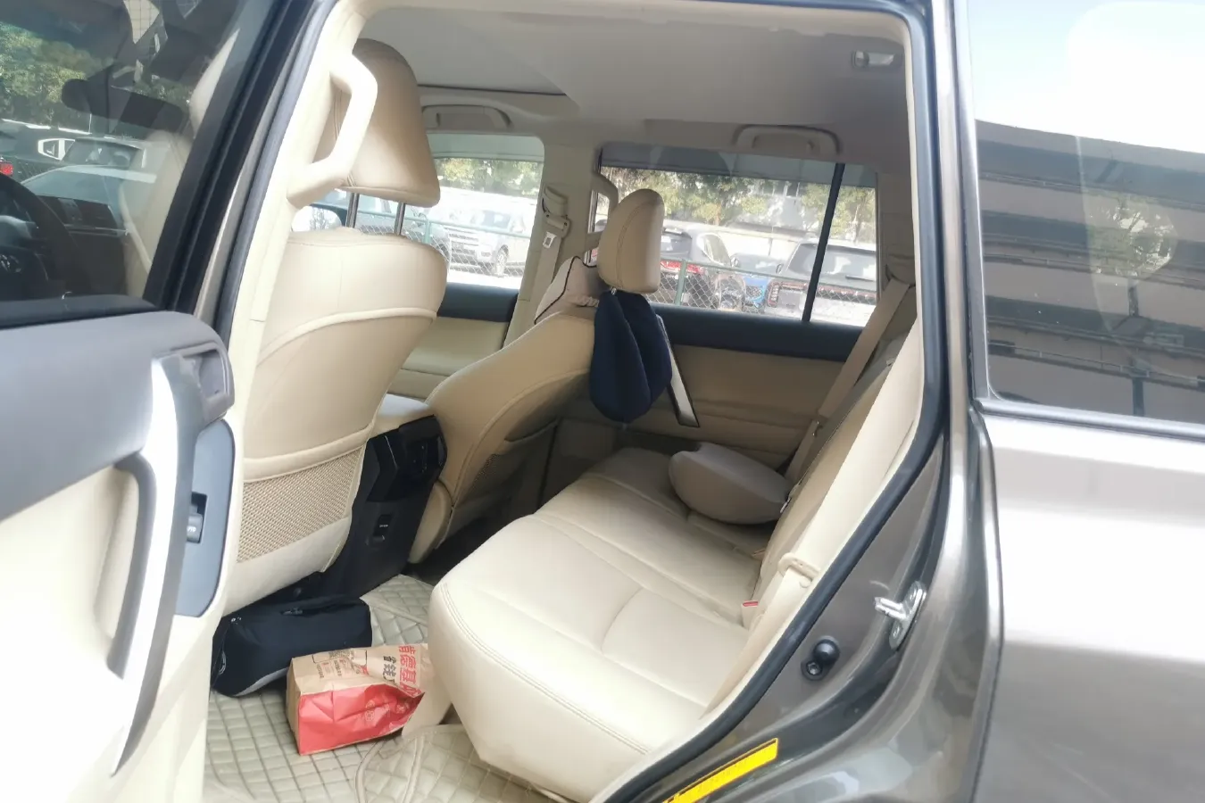 2015 Toyota Land Cruiser Prado 2.7L 159HP L4 4AT,autocango,china used car exporter,china ev exporter,chinese used car exporter,chinese used ev exporter