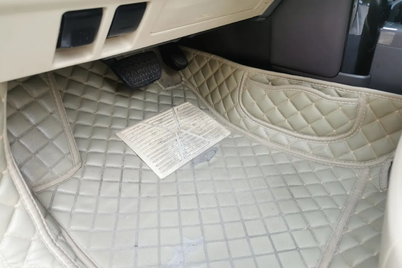 2015 Toyota Land Cruiser Prado 2.7L 159HP L4 4AT,autocango,china used car exporter,china ev exporter,chinese used car exporter,chinese used ev exporter