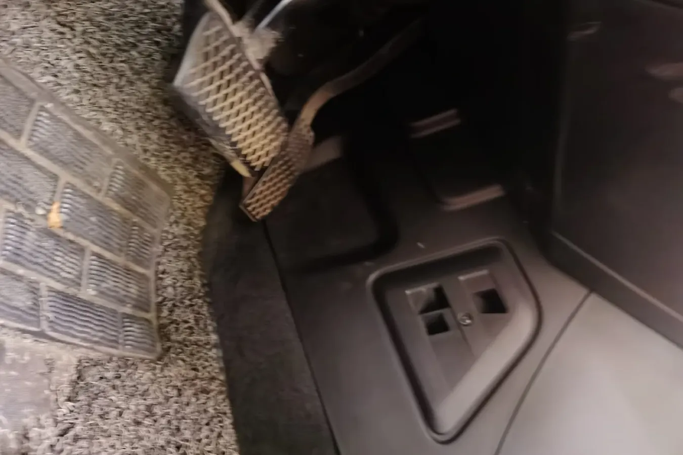 2014 Roewe e550 1.5L 109HP L4 2AT PHEV 11.8KWH,autocango,china used car exporter,china ev exporter,chinese used car exporter,chinese used ev exporter