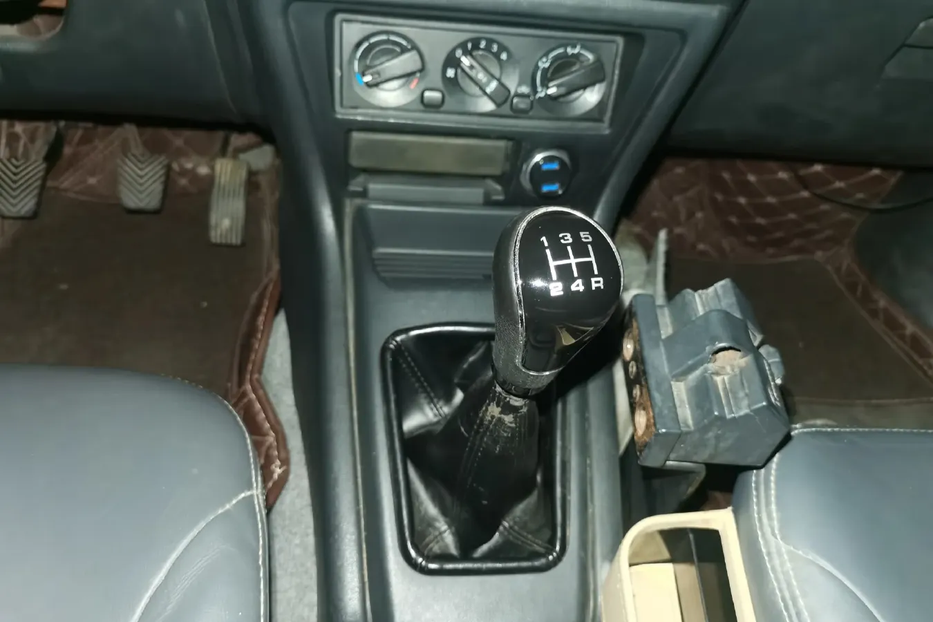 2009 Leopaard FeiTeng 2.0L 121HP L4 5MT,autocango,china used car exporter,china ev exporter,chinese used car exporter,chinese used ev exporter