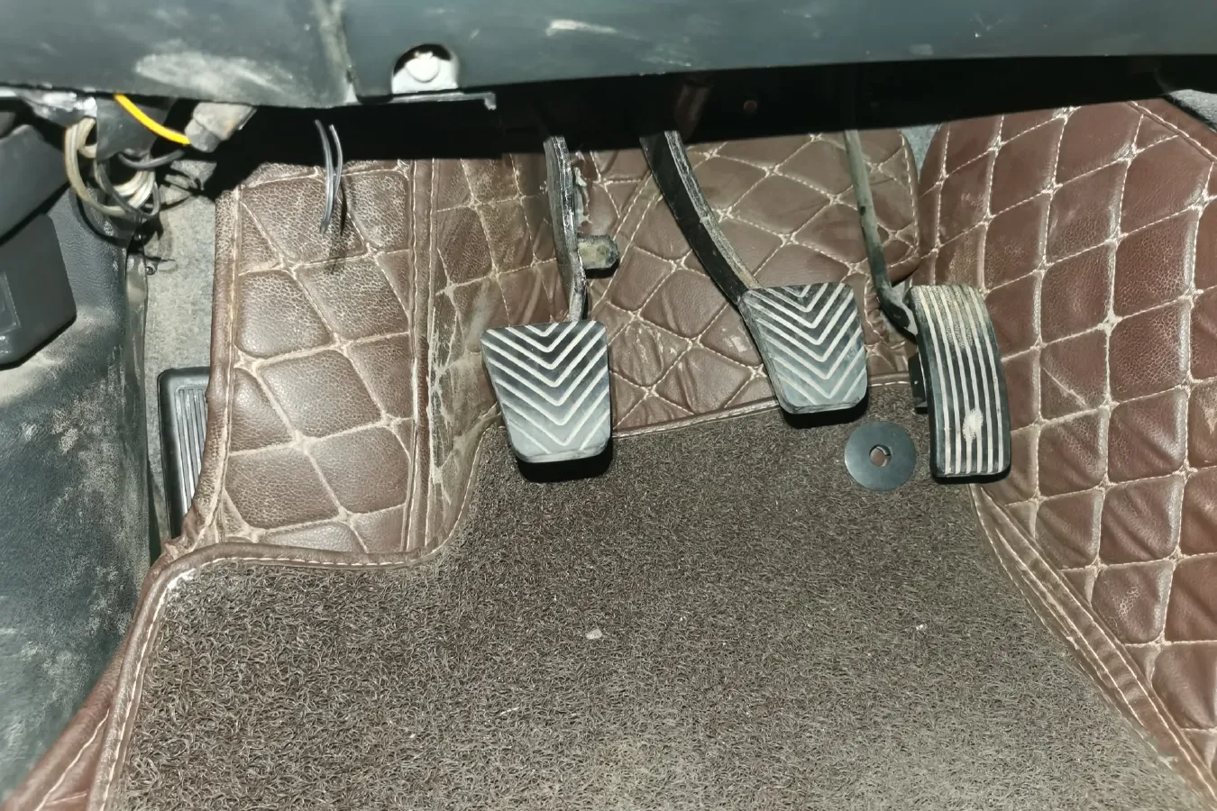 2009 Leopaard FeiTeng 2.0L 121HP L4 5MT,autocango,china used car exporter,china ev exporter,chinese used car exporter,chinese used ev exporter