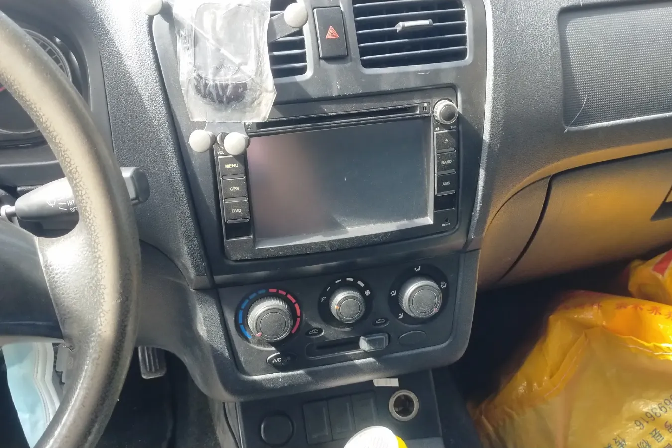 2014 DongFeng Fengon Fengon 330 1.5L 116HP L4 5MT,autocango,china used car exporter,china ev exporter,chinese used car exporter,chinese used ev exporter