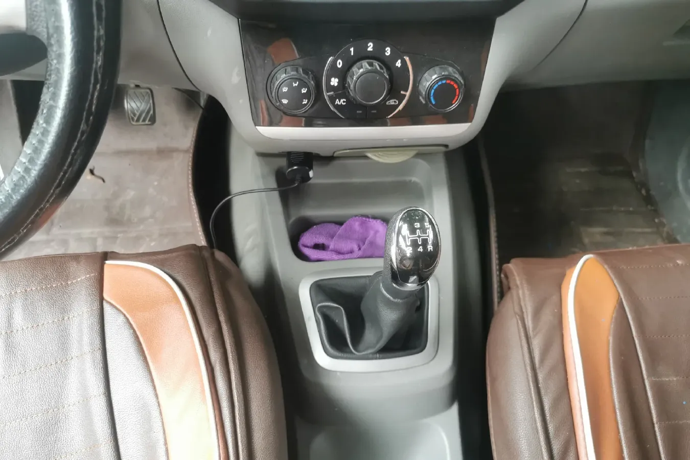 2014 BAIC WeiWang M20 1.5L 102HP L4 5MT,autocango,china used car exporter,china ev exporter,chinese used car exporter,chinese used ev exporter