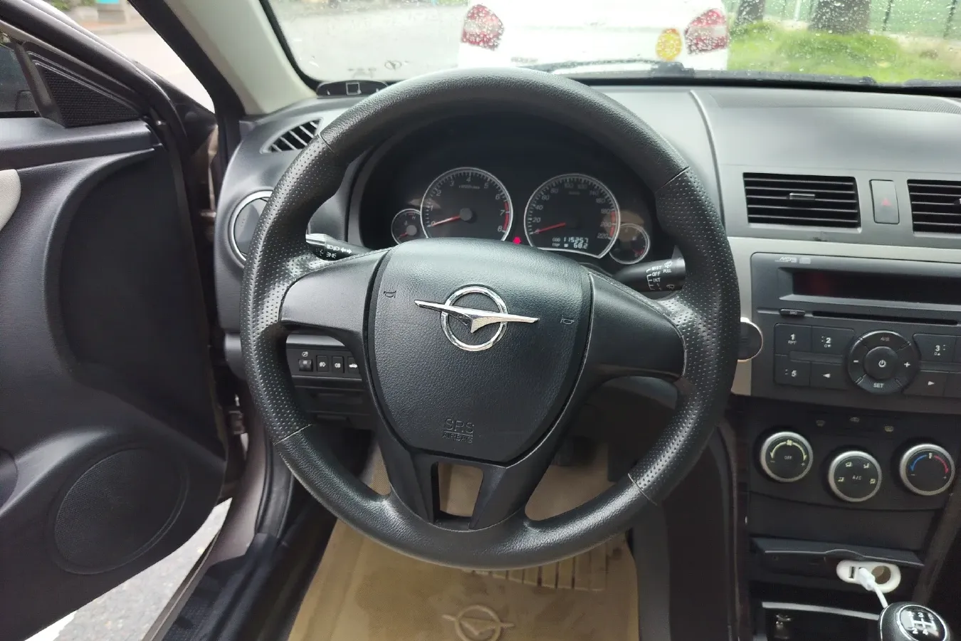 2011 HaiMa Family 1.6L 120HP L4 5MT,autocango,china used car exporter,china ev exporter,chinese used car exporter,chinese used ev exporter