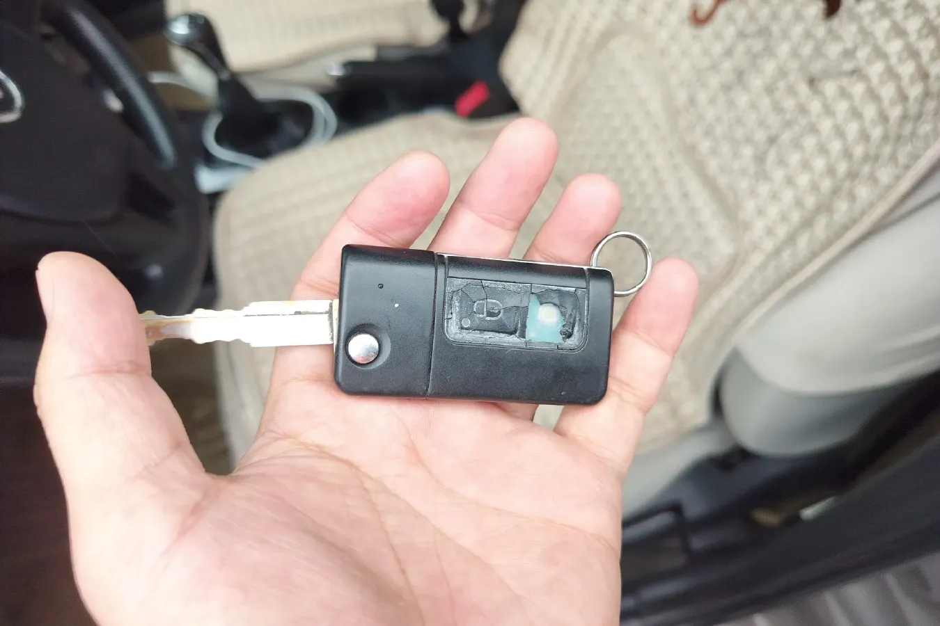 2011 HaiMa Family 1.6L 120HP L4 5MT,autocango,china used car exporter,china ev exporter,chinese used car exporter,chinese used ev exporter