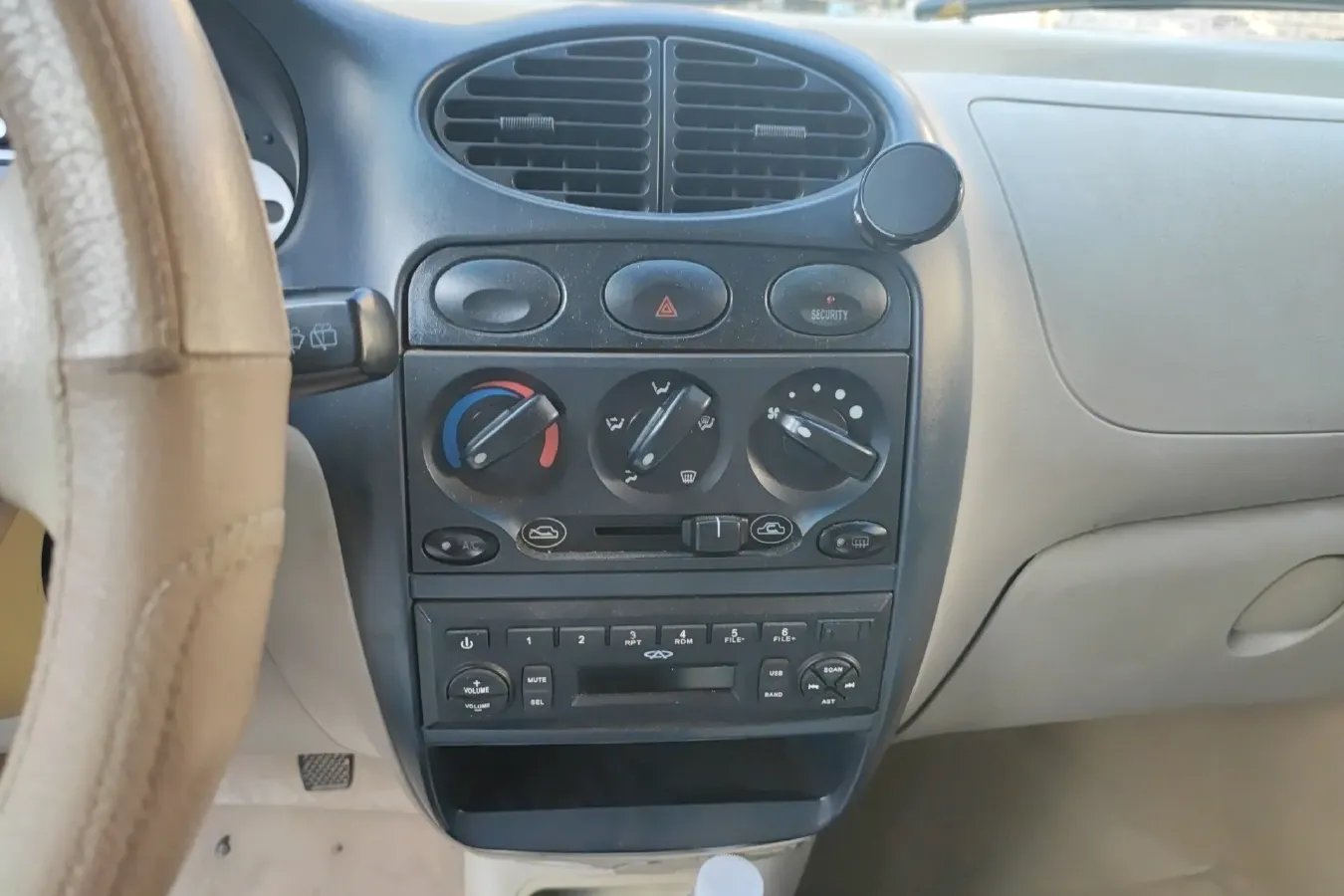 2012 Chery QQ3 1.0L 69HP L3 5MT,autocango,china used car exporter,china ev exporter,chinese used car exporter,chinese used ev exporter