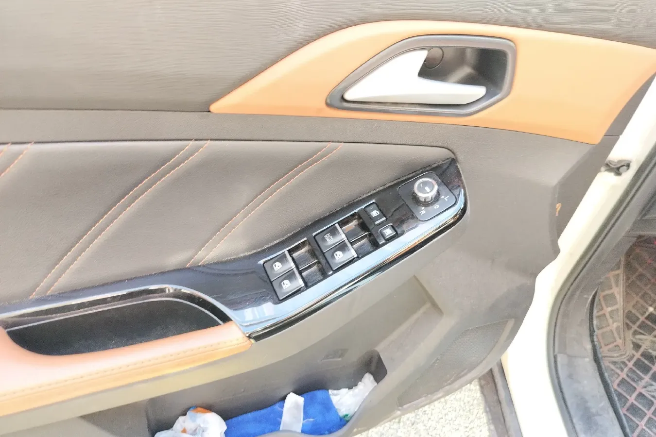 2016 BeiJing Auto Senova X35 1.5L 116HP L4 5MT,autocango,china used car exporter,china ev exporter,chinese used car exporter,chinese used ev exporter