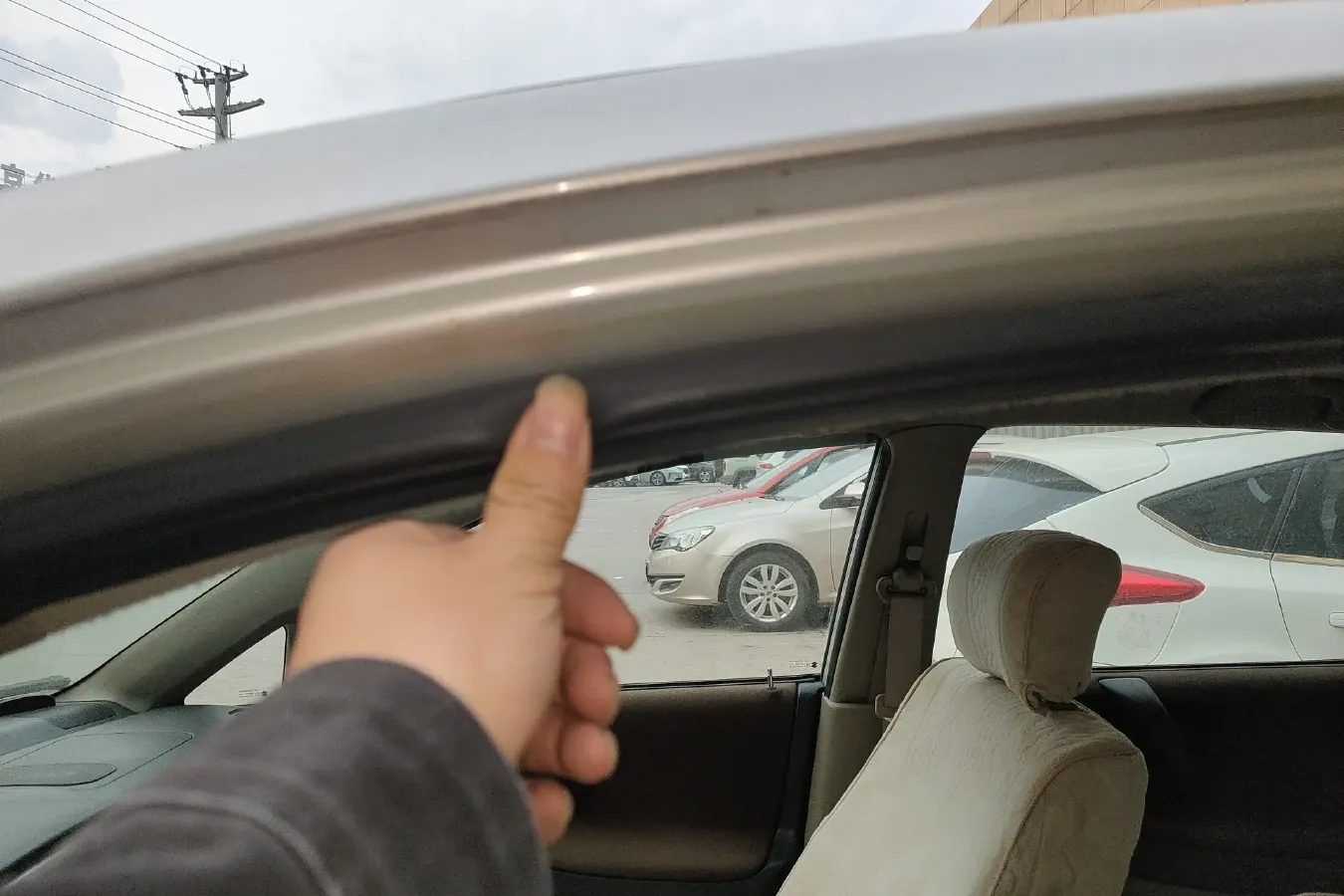 2011 Suzuki Liana 1.4L 99HP L4 5MT,autocango,china used car exporter,china ev exporter,chinese used car exporter,chinese used ev exporter