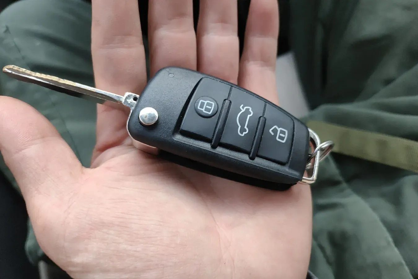 2011 Suzuki Liana 1.4L 99HP L4 5MT,autocango,china used car exporter,china ev exporter,chinese used car exporter,chinese used ev exporter