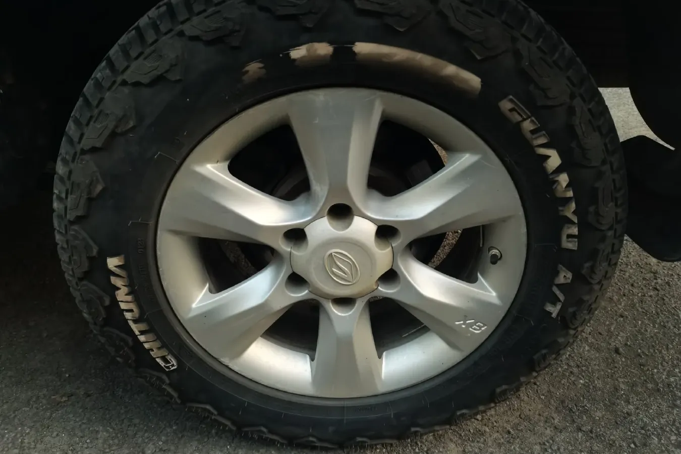 2015 Landwind X8 2.0T 190HP L4 6MT,autocango,china used car exporter,china ev exporter,chinese used car exporter,chinese used ev exporter