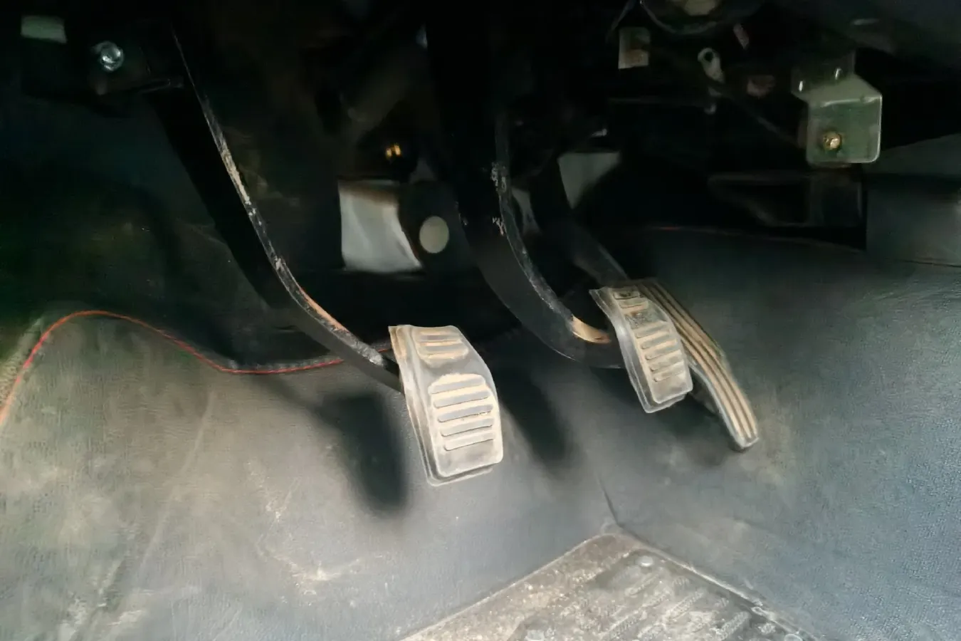 2015 Landwind X8 2.0T 190HP L4 6MT,autocango,china used car exporter,china ev exporter,chinese used car exporter,chinese used ev exporter