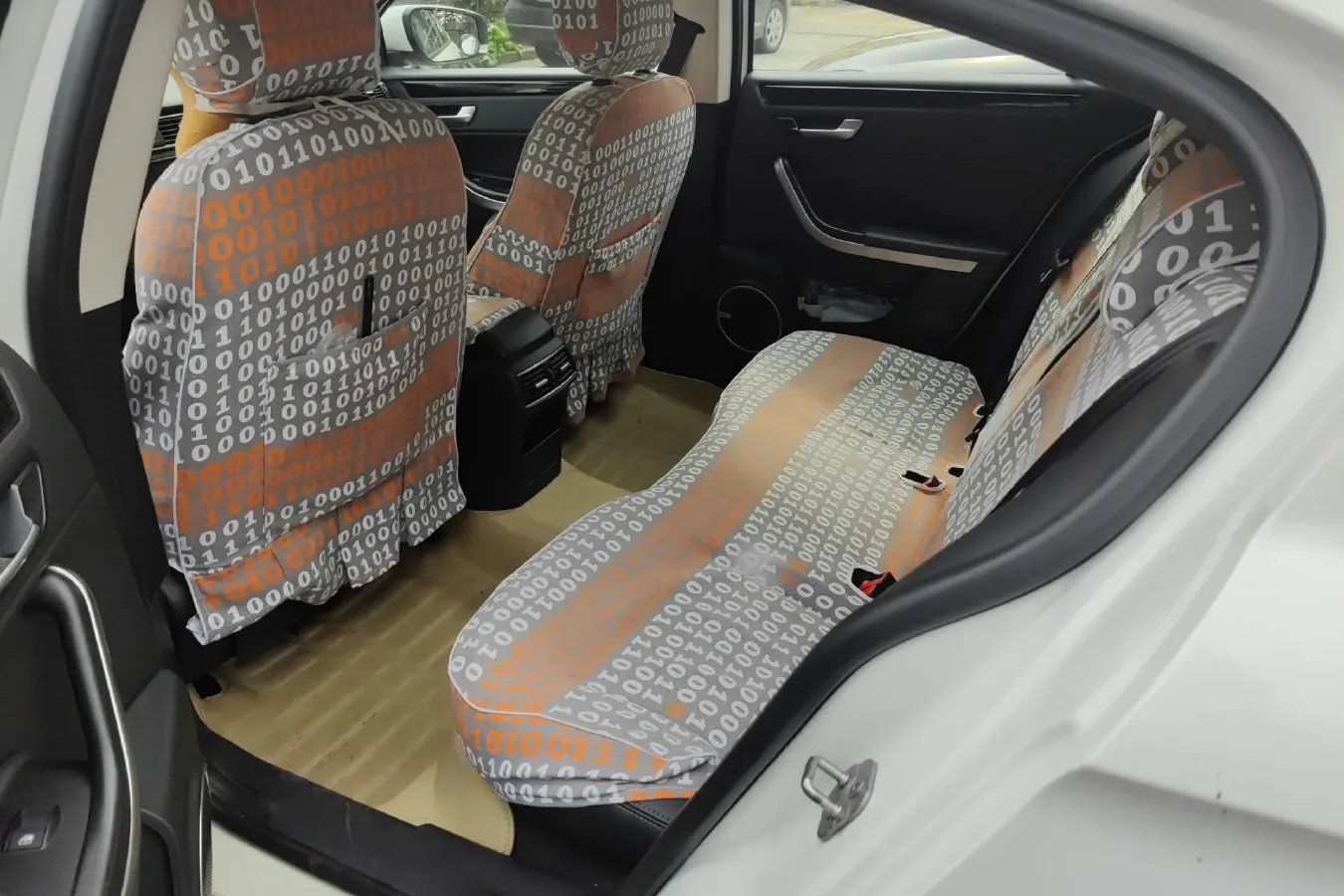 2016 Qoros 3 1.6T 156HP L4 6DCT,autocango,china used car exporter,china ev exporter,chinese used car exporter,chinese used ev exporter